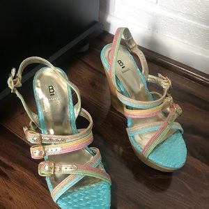 Multicolored  triple buckle wedge sandal